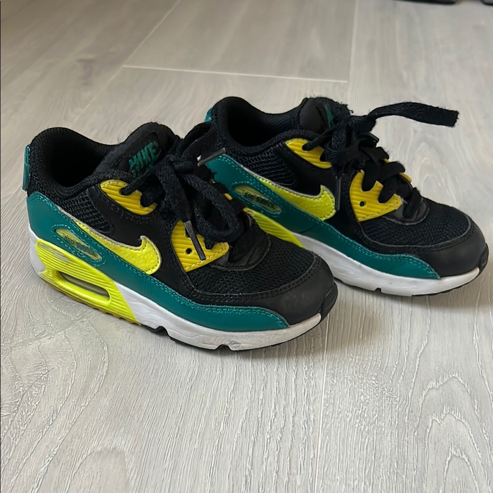 Nike Kids' Air Max Black and Yellow Sneakers
